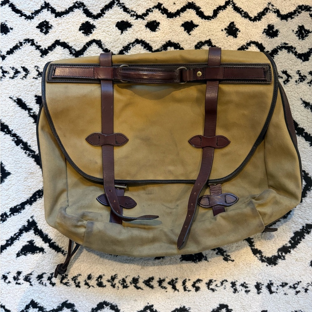Filson 242 travel bag